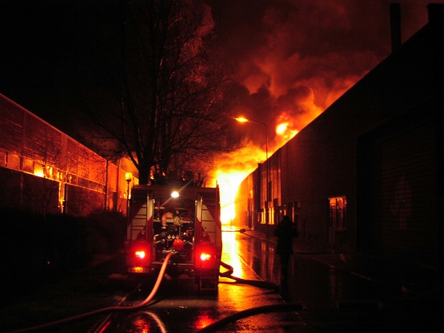 dekker.jpg (59116 bytes)